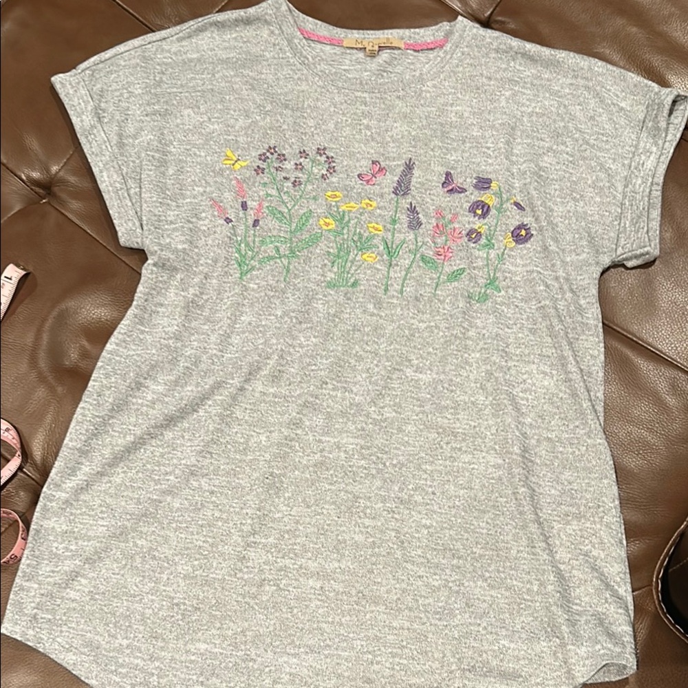 Gray Floral Embroidered Short Sleeve Tee